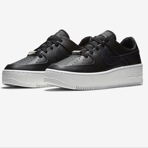 HARD TO FIND SIZE - Nike Sage Low